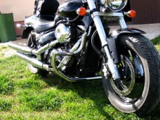 (SP05) SUZUKI VZ 800 MARAUDER 05-onwards CRASH BAR ENGINE GUARD WITH BUILT IN FOOT PEGS